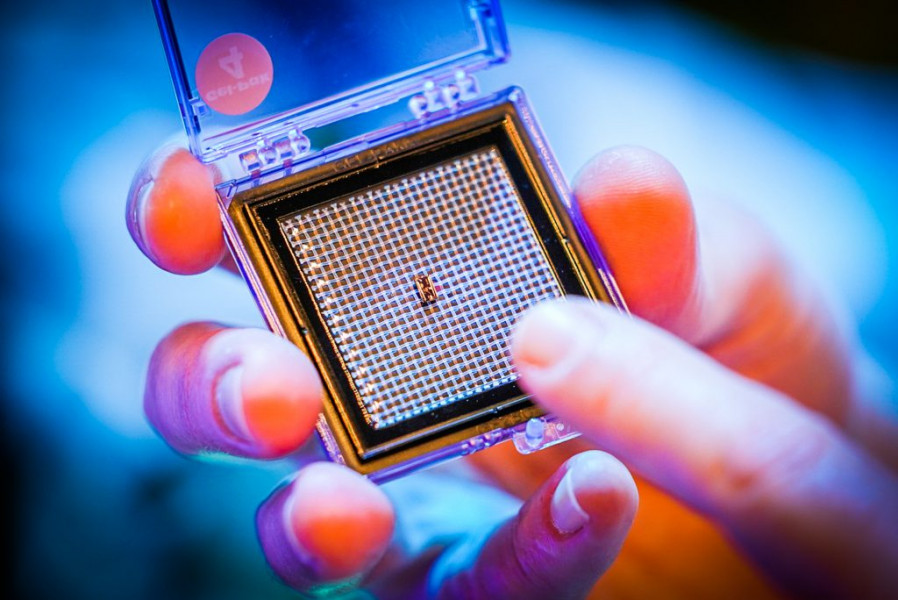 Smart Photonics is looking for companies who are interested in developing innovative solutions based on Photonics Integrated Circuits (which we could manufacture for them) in the telecom, datacom, LiDAR and broader optical sensing markets.